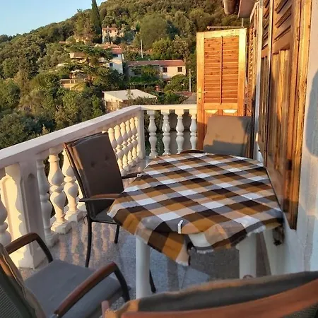 Boto - 20m From The Sea Smergo